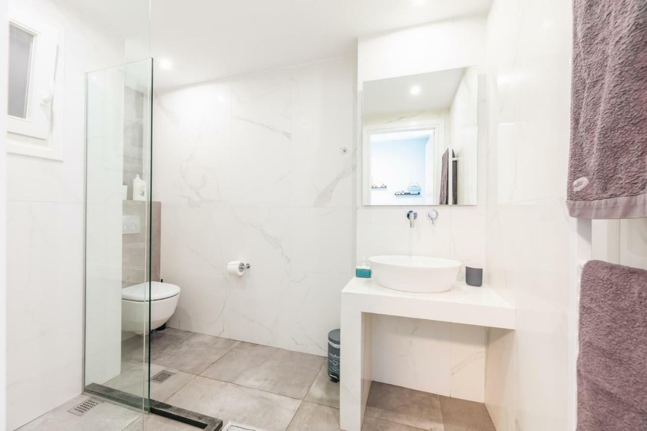 Modern White Tower Apartment 塞萨洛尼基 外观 照片