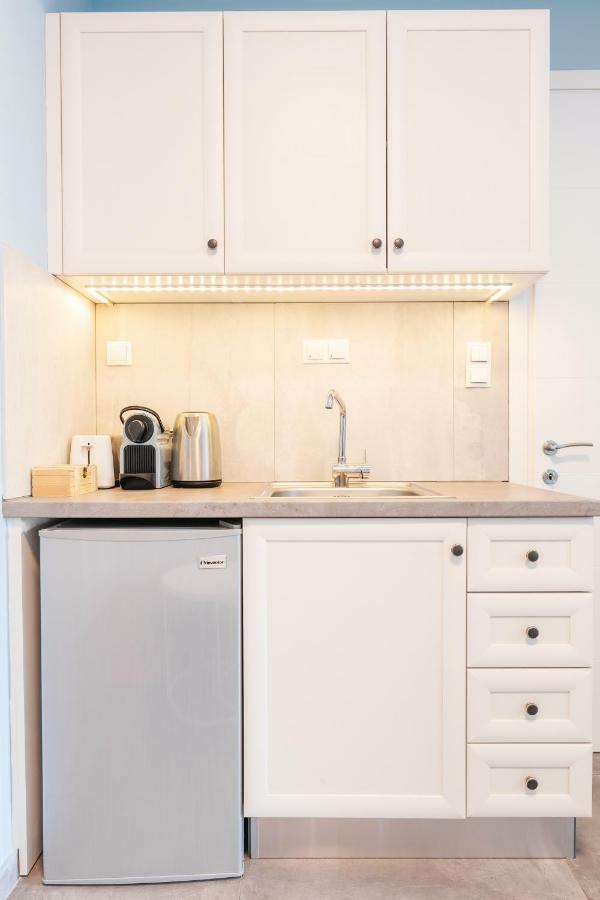 Modern White Tower Apartment 塞萨洛尼基 外观 照片